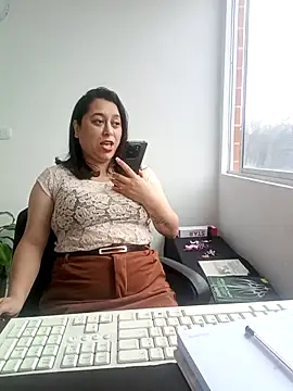 Queen_Yess - Full naked + fuck dildo 🥵