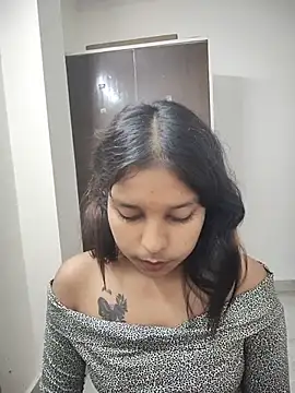 Ishaa_Cutie - outdoor showss nude
