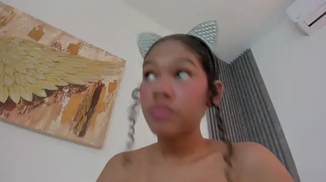 Chloe_tate - remove top