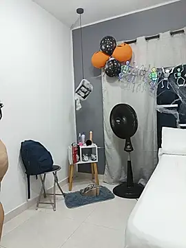 Nathy_Moon - montar dildo