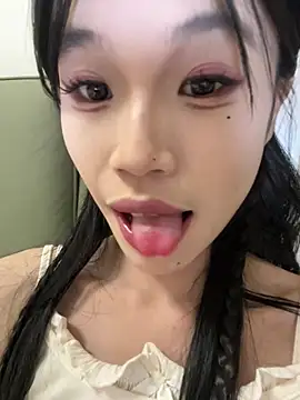 Cyyxsb922 - 小粉假阳一起插入