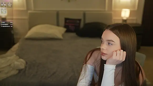 Zlata_Sky - show pussy