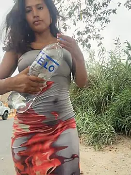 Sexi_noemi - naked, sucking a dildo while on her knee