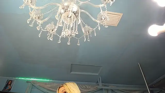 ADRIANNA_FOX - show tits
