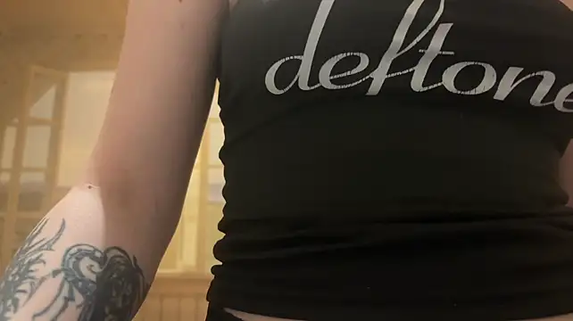 SusannaSalee - breast masssage under a top💜