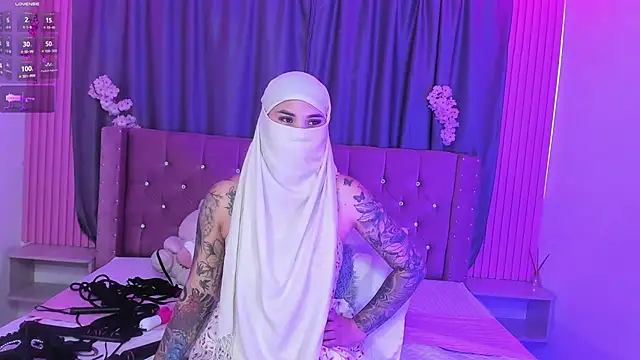 Nayla-Mouna - Remove pantys and slap clit 🥵🥵