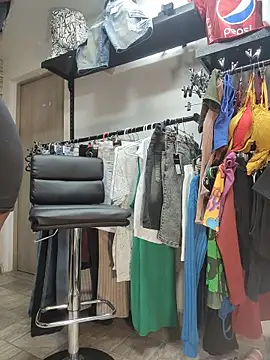 MAREIA_25 - HIDDEN CAM IN WORK MAKE MY PUSSY WET