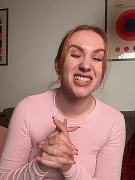 ChiaraVelvet - go doggy and spank your ass hard 5x😏🔥