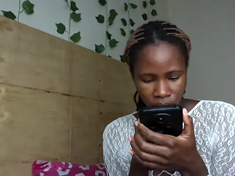 Sexyebony57 - naked 10 mins + oiled boobs