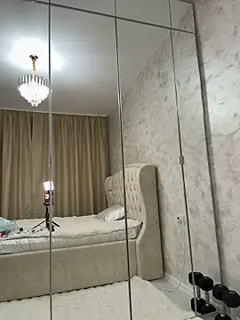 KirstieVegas - Treat my pussy with hard vibes😈🎁LT