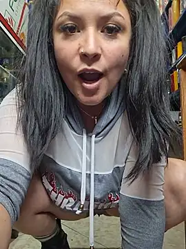 Isa_bella95 - Squirt in shop