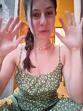 Lucecitafantasy2 - Flash tetas aire libre