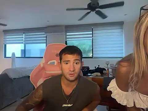 Callmeemily22 - me saco la ropa frente a mi amigo