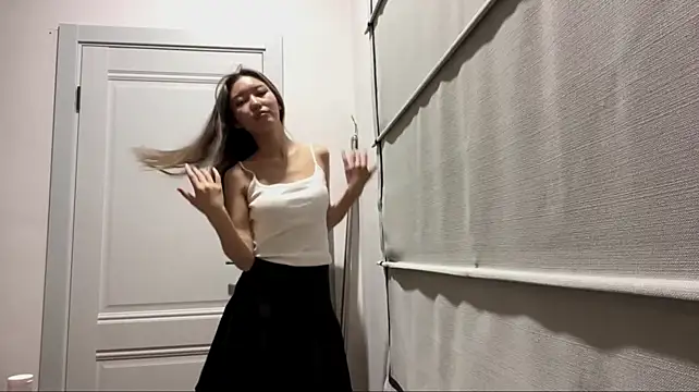 Shy_Sakura - tease with my feet