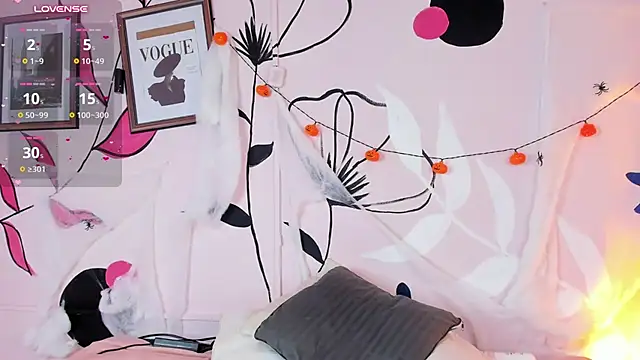 Madikaay - Spread pussy .🎃