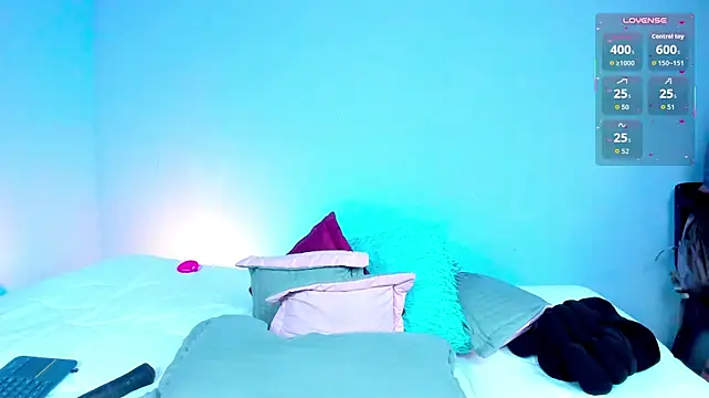 CURVY_EBONY_MILF - BOUNCE EM TITS X15 SECONDS