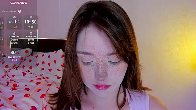 Lexxxxxxi - play tits