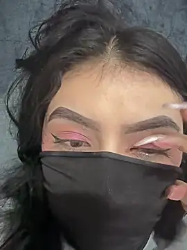 Zharaaa18 - Play with my delicious tits and saliva