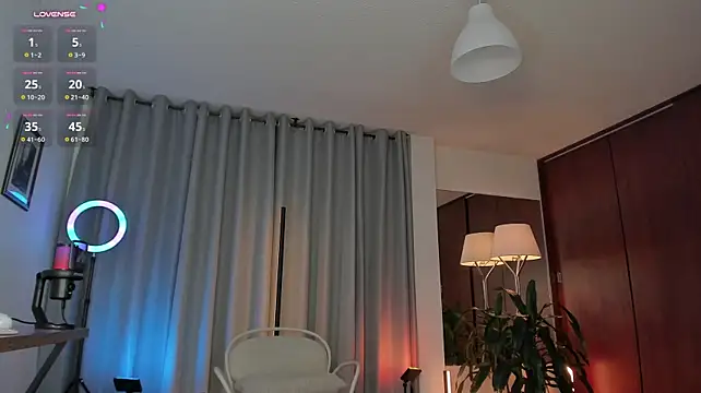 Karinnixx - Play Domi