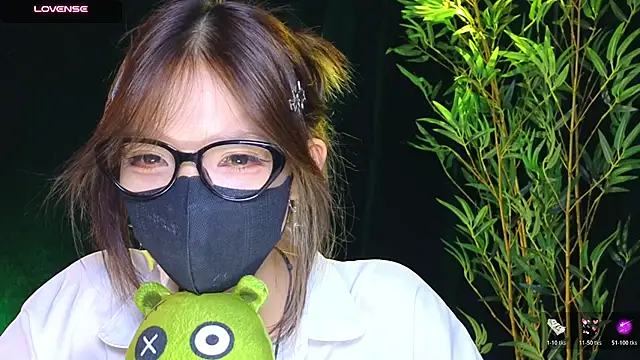 __Fubao__ - Buy Panda a few warm outfits 🐼🧣💚