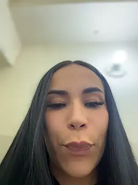 Naatalia - Show boobs