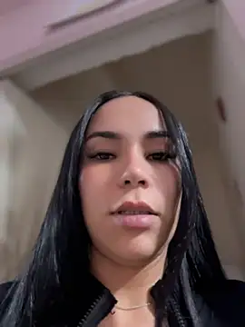 Naatalia - Show boobs