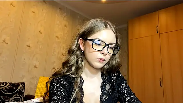 DelcieLipari - sexy spin around