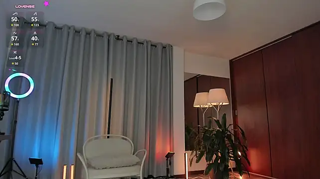 Karinnixx - Play Domi