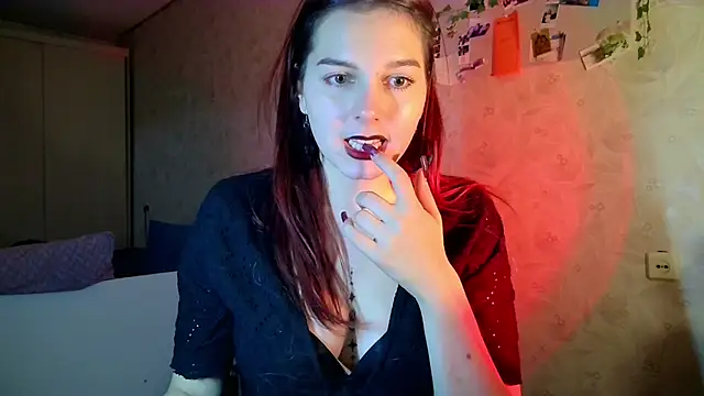 EvaShinee - teasing toes in stockings^^