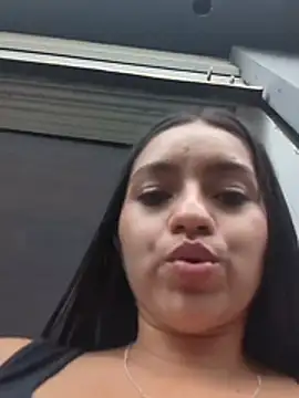 DulceCaroX - Show ass + pussy in public