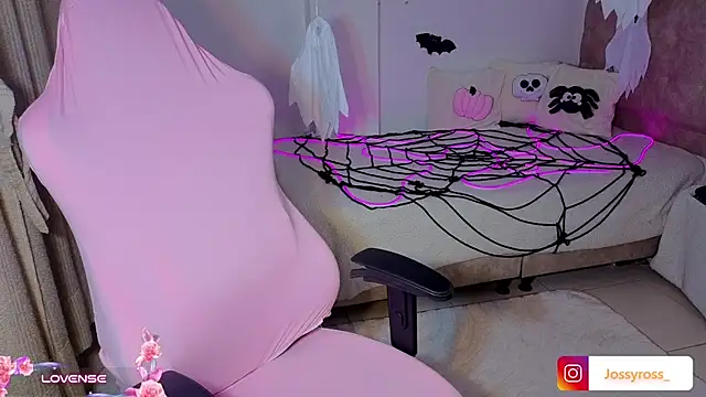 Victoryyy_ - Oil and spanking my tail