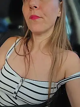 SkyelarSomer - 🍒Tits Out and Grab 👋