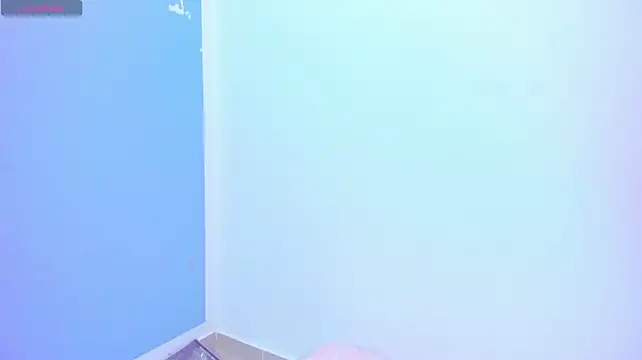 Ivy_petit - rubs pussy over panty
