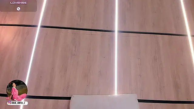 Chloe_cortez - fingering hard and squirt