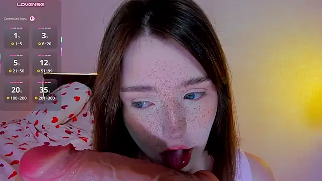 Lexxxxxxi - play tits
