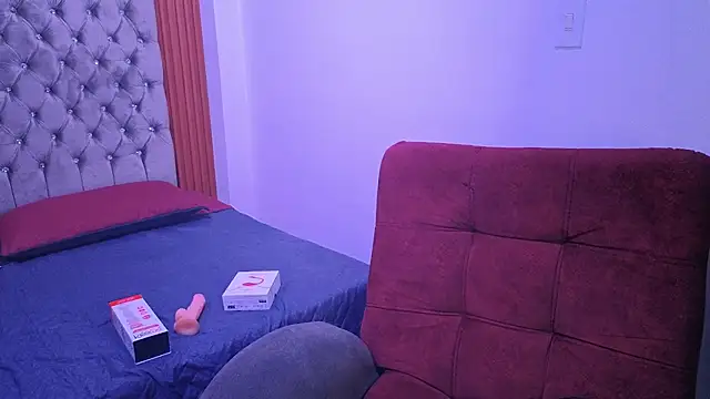 Ivy_charlot - is naked + dildo + lush control