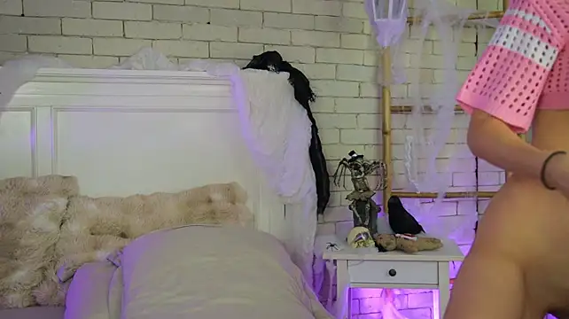 EmillyBronte - rub clit & fingering pussy
