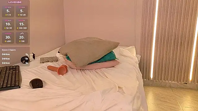 Meli_peach1 - suck my tits