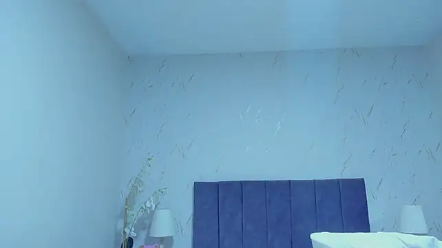 Emilly_Beaumont - PLAY NIPPLES