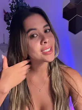 Emilia_Bakerr - TwerK without panties