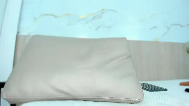 Hanna_steel - One finger in pussy and asshole🔥
