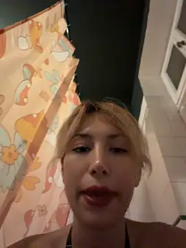 Suyneslii - Boobs Flash