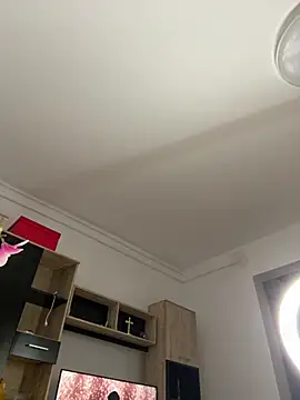 BlueEyes_BB - Show boobies on window to a stranger