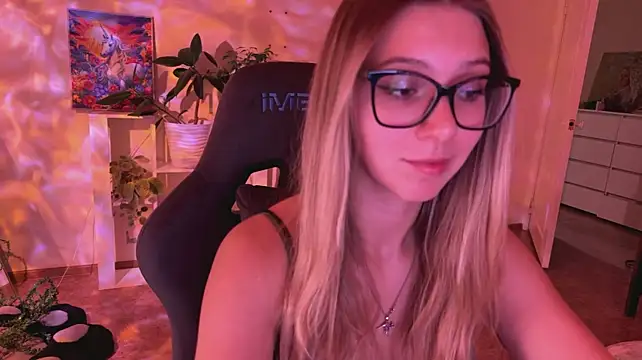Alexa_purr - wear slutty bodysuit