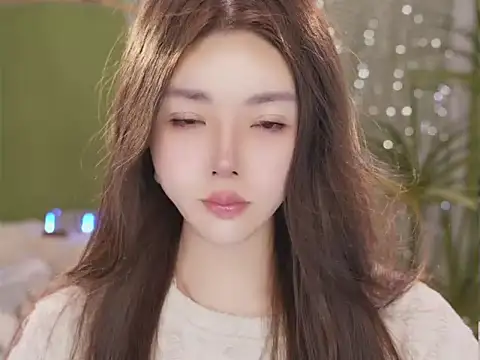 Qiaoqiao__ - 莫愁千里路，自有到来风