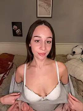 ChiaraMauzi - Suck my finger