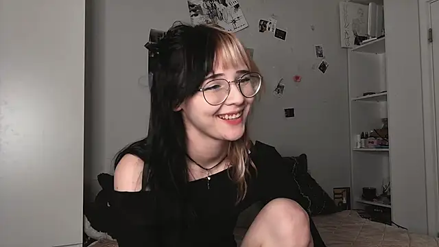 Lilisvampiris - Squeeze my thighs (close up)