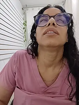 Alanahot94 - Sucking on nipples