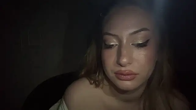 ReneeNunz - Squeeze my boobies!