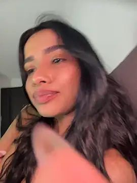 Bella_Smithe - show tittis and saliva in this